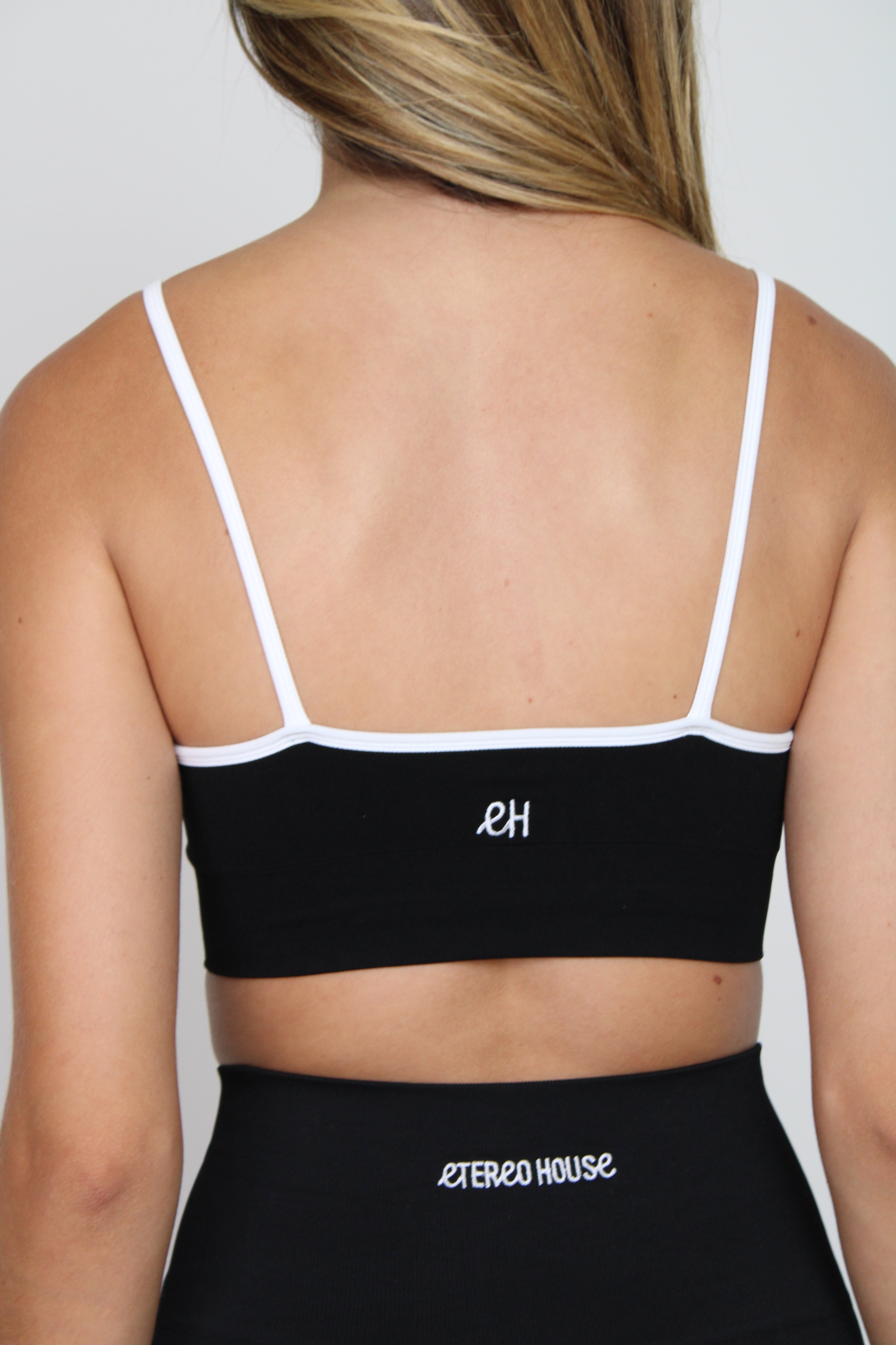 Sujetador deportivo Lina negro para mujer – espalda – Etereo House