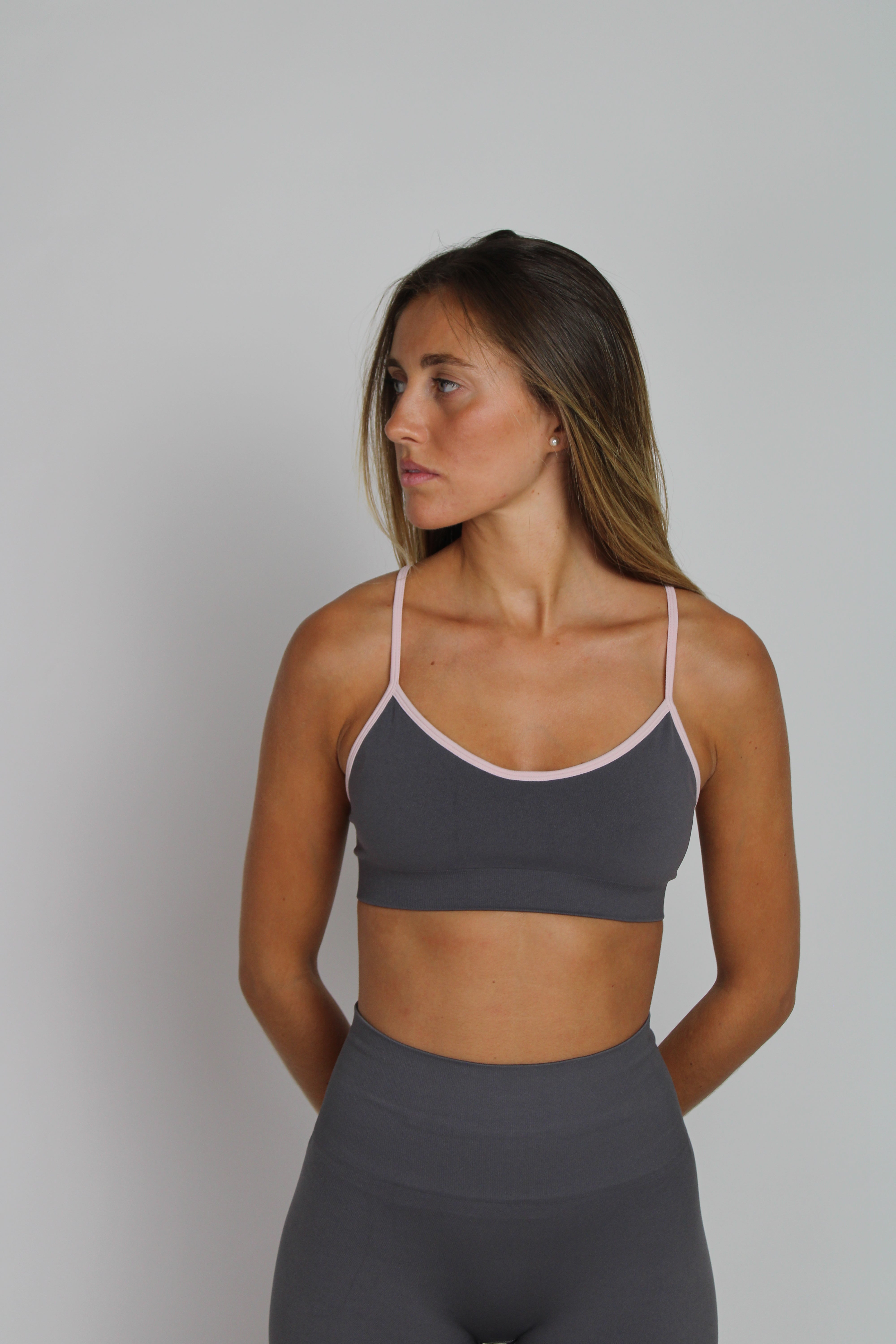 Sujetador deportivo Serena gris para mujer – Etereo House
