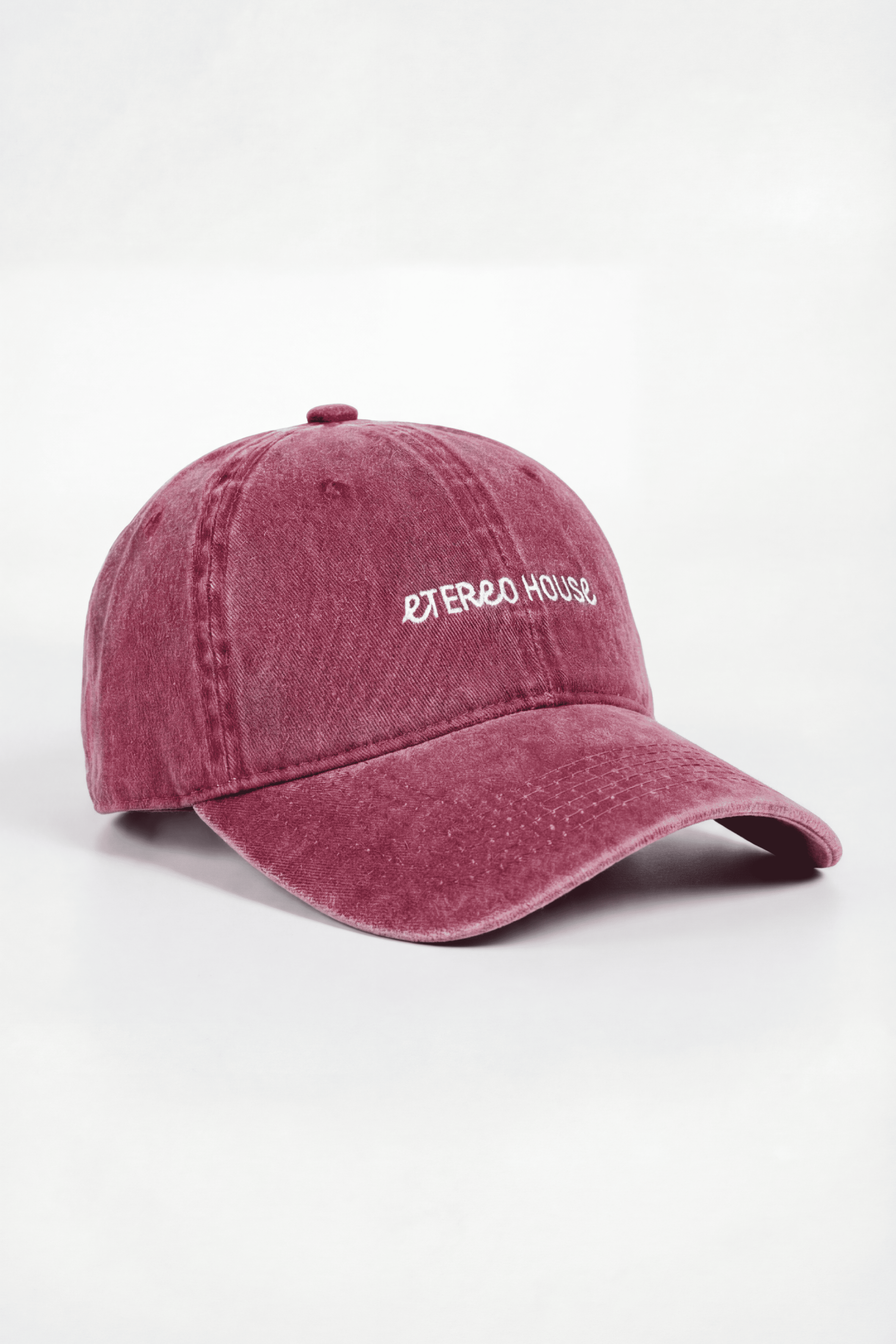 Gorra granat amb brodat en blanc - producte vista frontal - Etereo House