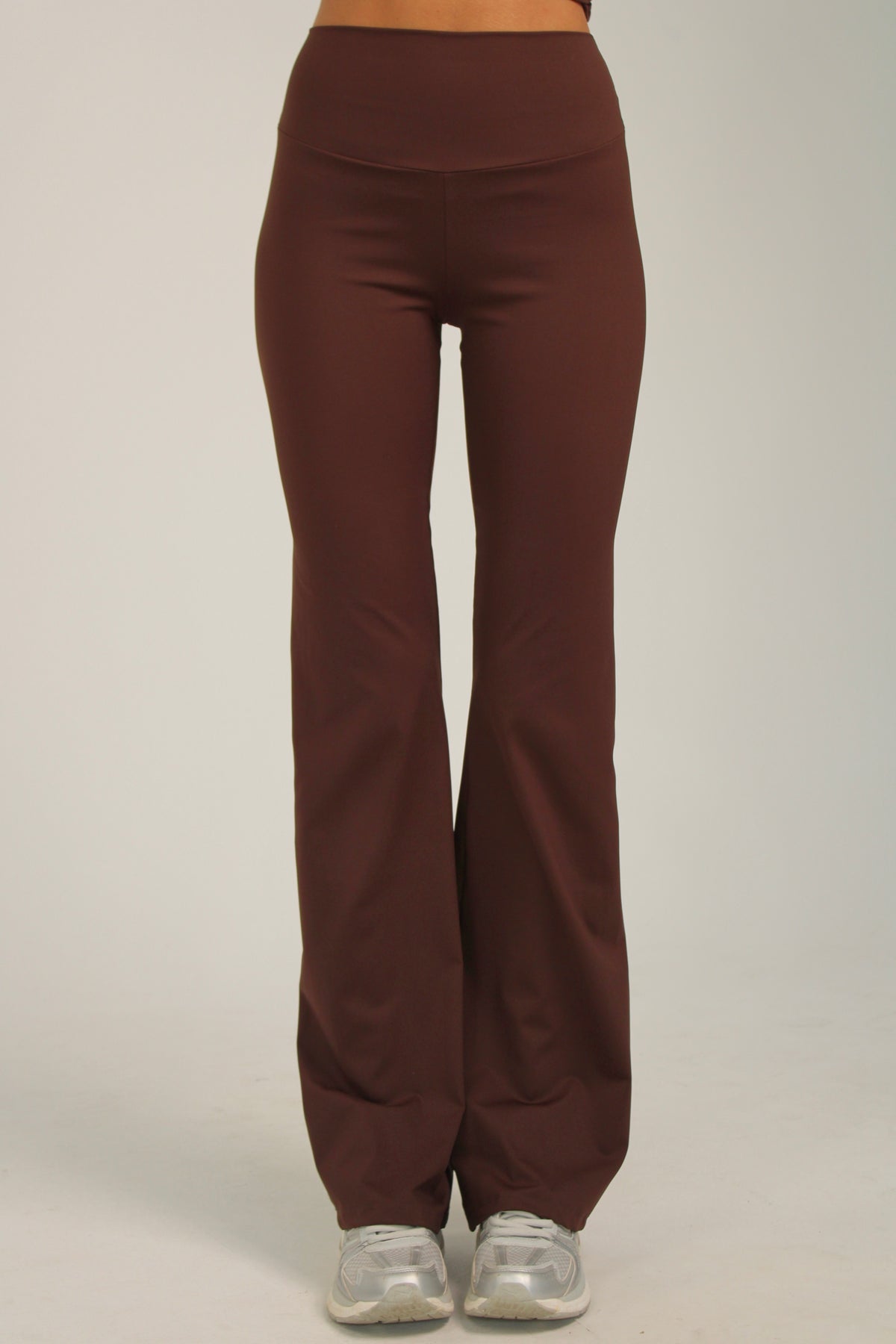 Legging deportivo acampanado Aurora chocolate para mujer – foto detalle legging – Etereo House