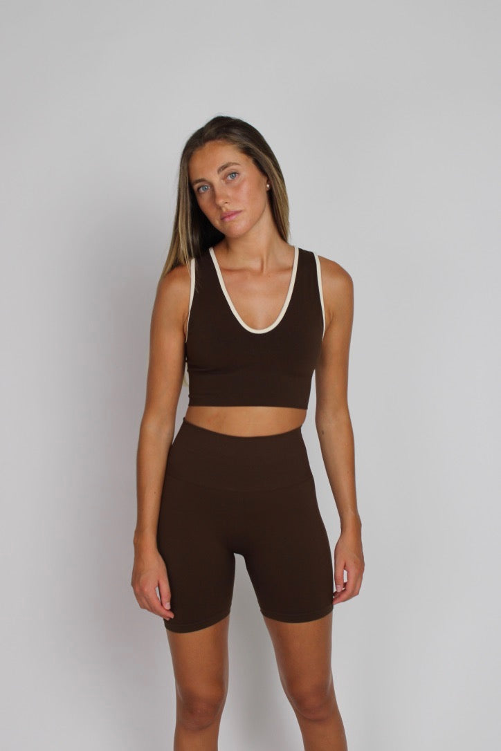 Short deportivo Isabella marrón para mujer – Etereo House
