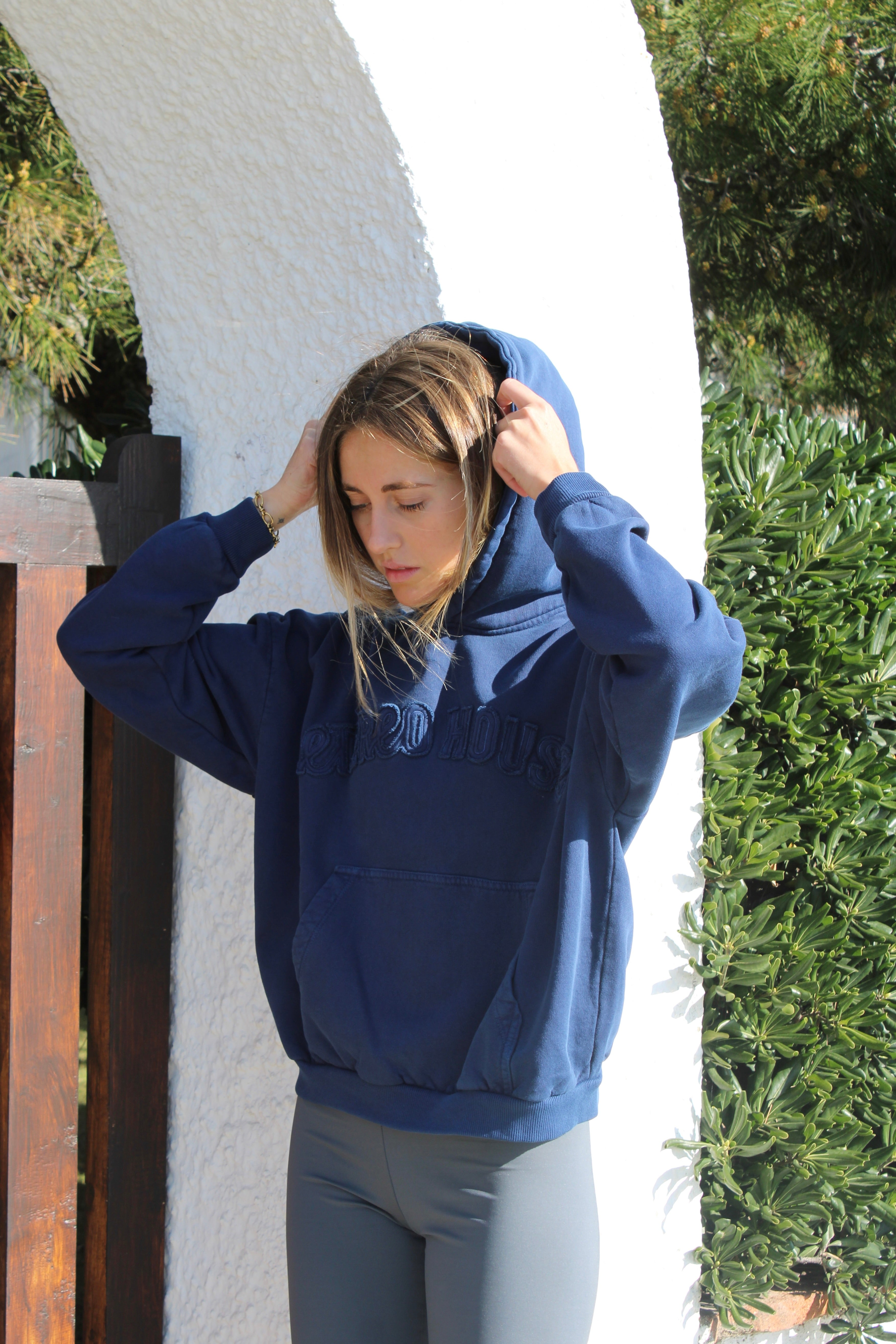 Sudadera de algodón con capucha Iris azul para mujer – en movimiento – Etereo House