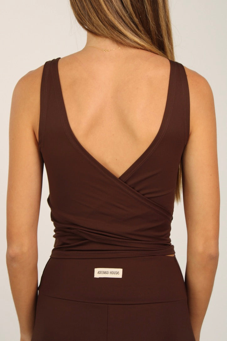 Top deportivo Odette multiposición marrón para mujer – foto producto delante – Etereo House