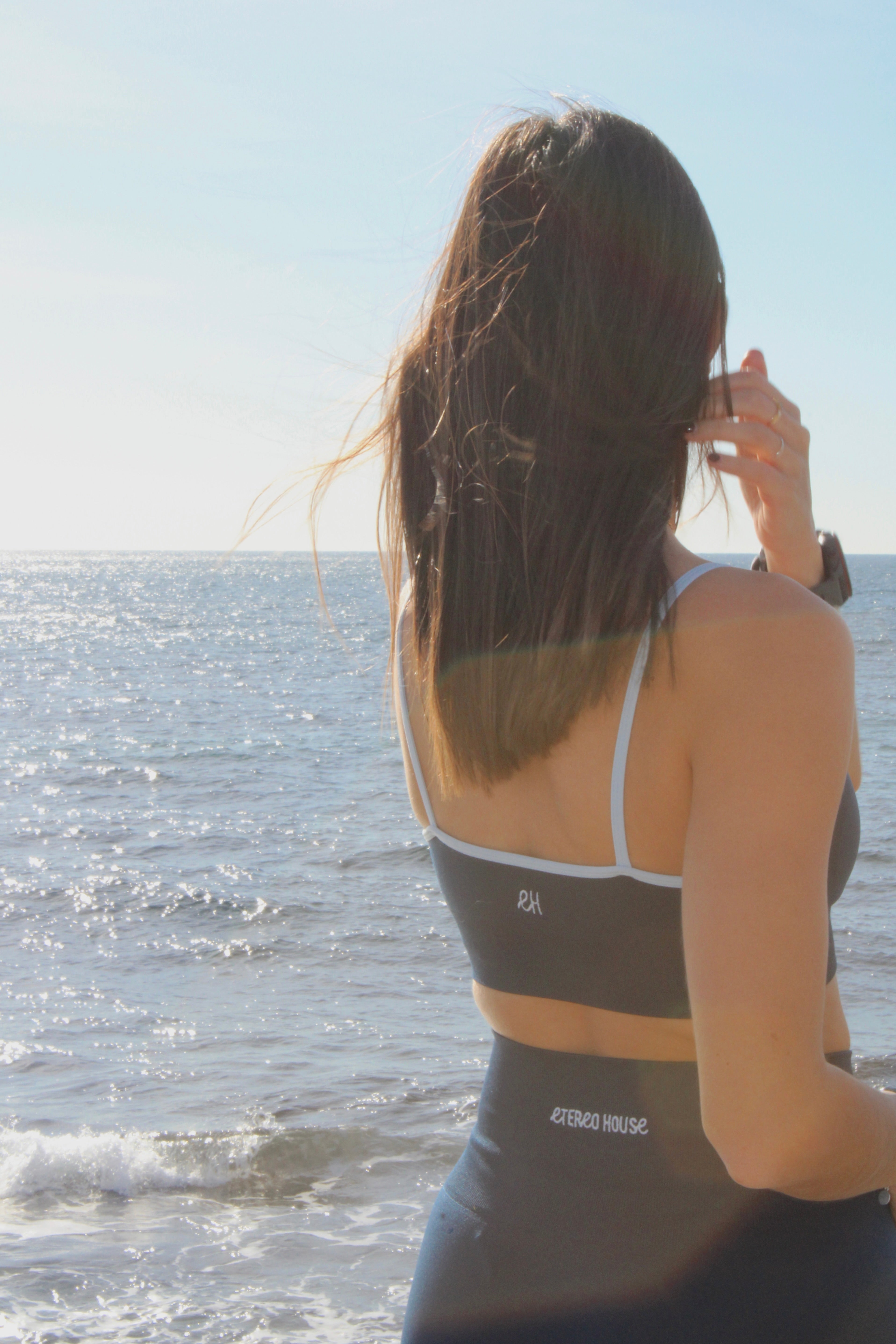 Sujetador deportivo Lina azul para mujer – vista trasera – Etereo House