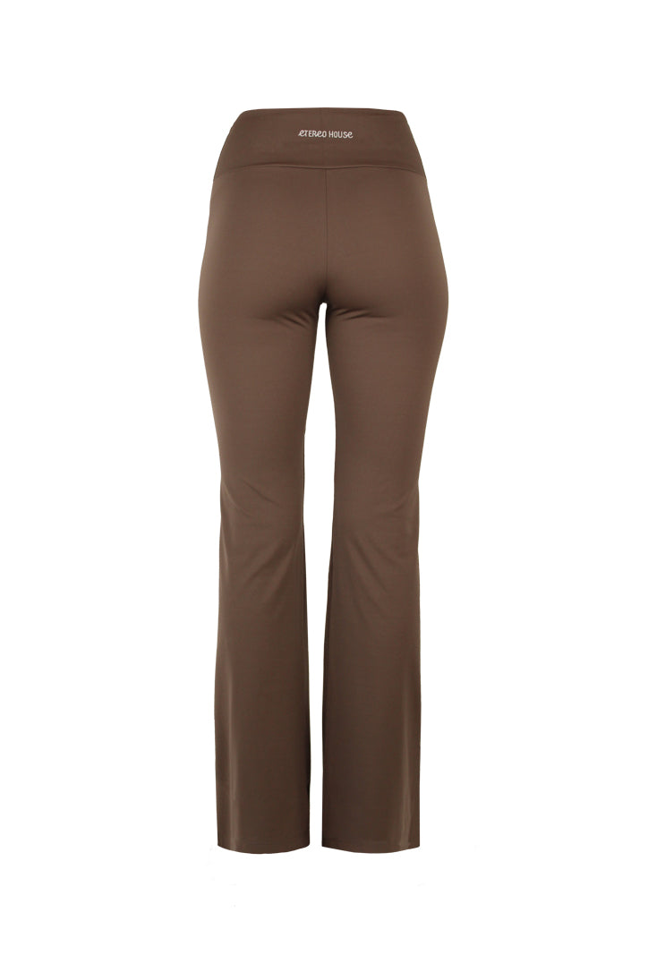 Legging deportivo acampanado Aurora mocha con bolsillo trasero para mujer – producto trasero - Etereo House