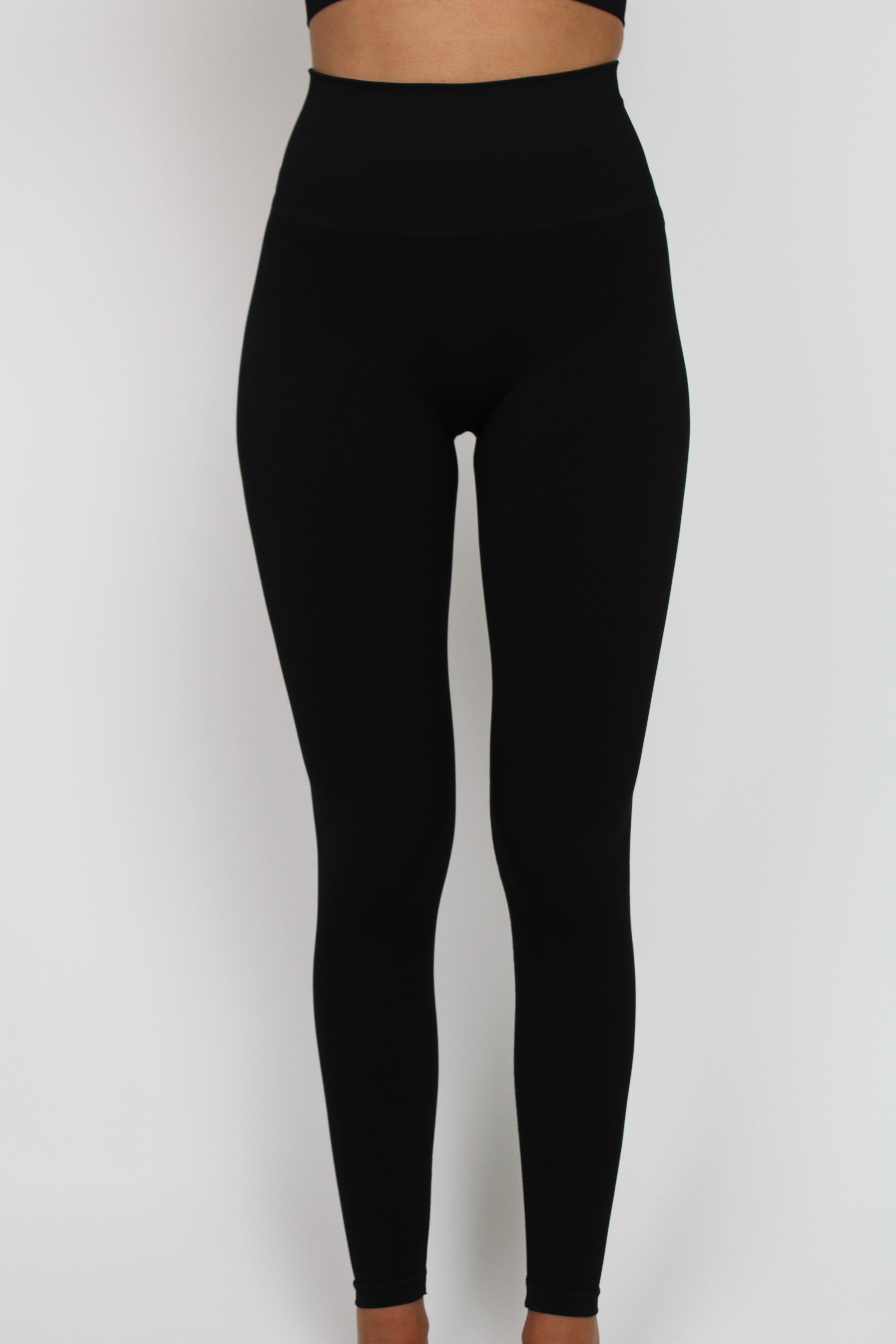 Legging deportivo seamless Sophia negro para mujer – detalle cerca – Etereo House